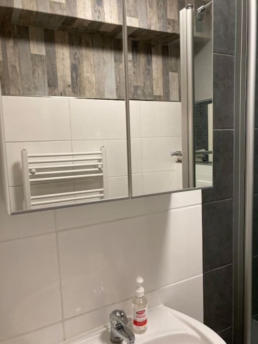 Toll Apartment Am Rhein Netflix Internet 1000 Mbits, Free Parking ดุยส์บูร์ก ภายนอก รูปภาพ